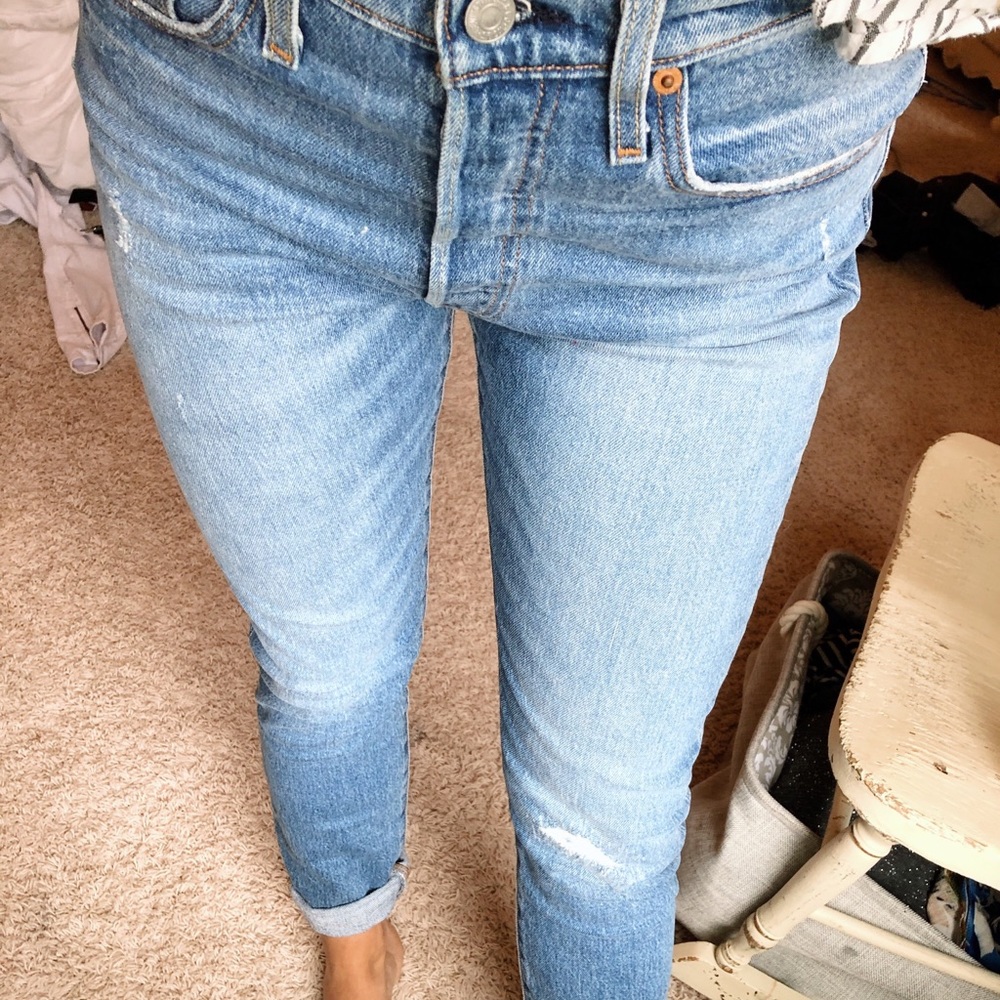 501 LEVI JEANS SIZE 27